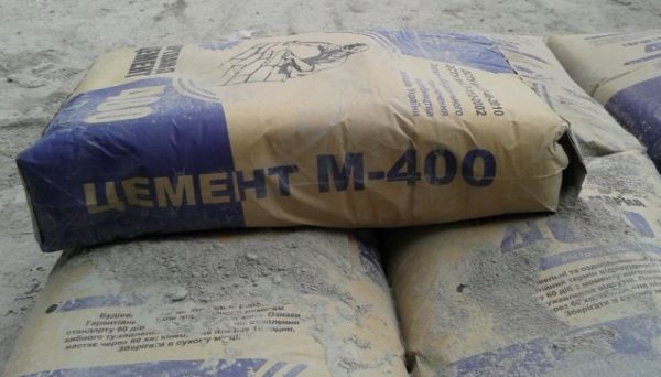 Balení cementu značky M-400