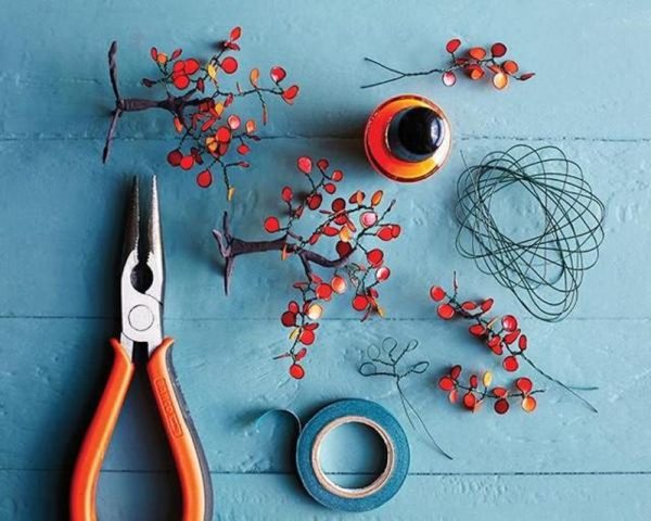 Essential tools for wire and varnish crafts