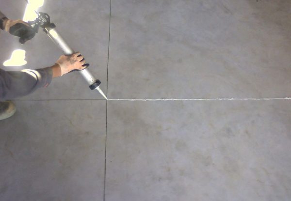 Penyambungan sendi di lantai konkrit