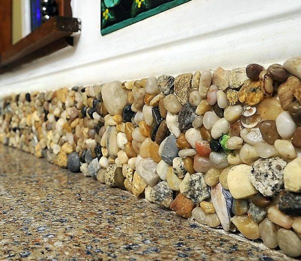 decorated floor pebbles