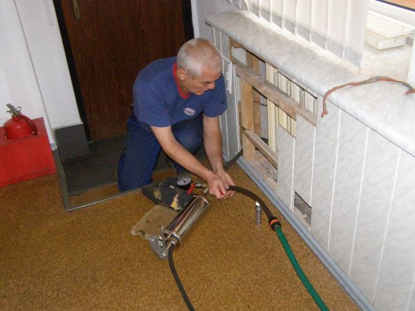 Hydraulic cleaning of the heating system