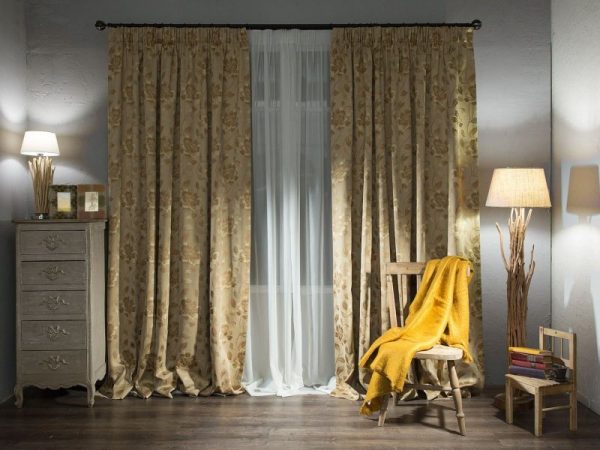 Long curtains in the interior of the living room