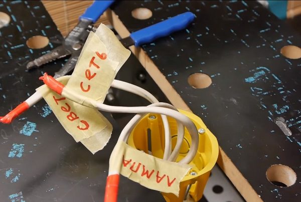 Marcatge de cablejat elèctric mitjançant cinta adhesiva