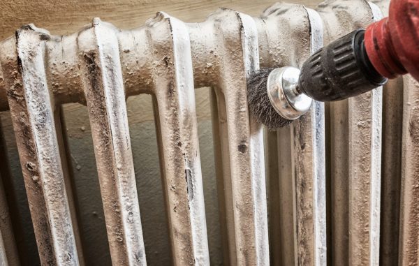 Removing old paint from radiators