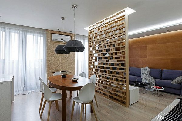 Ζωνοποίηση του δωματίου με ξύλινο διαμέρισμα