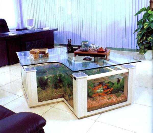 Akvarijski stolić za kavu