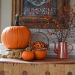 Using pumpkins for interior decoration
