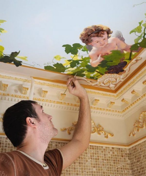 Pintura al sostre amb pintures a base d’aigua