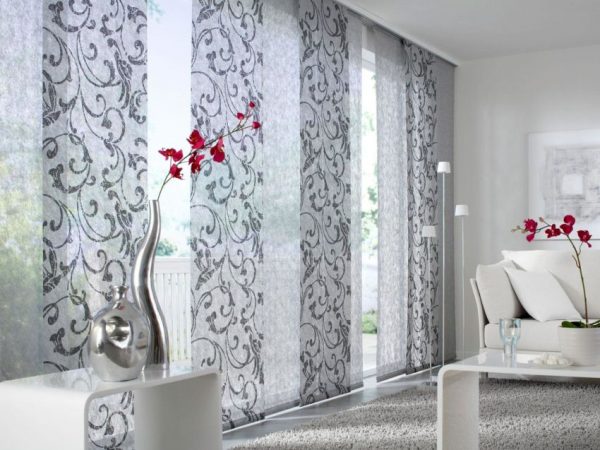 Japanese long panel curtains in the interior