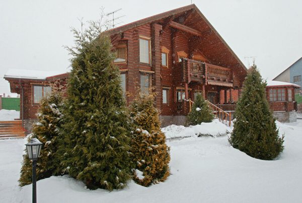 Seoska kuća u okrugu Dmitrovsky