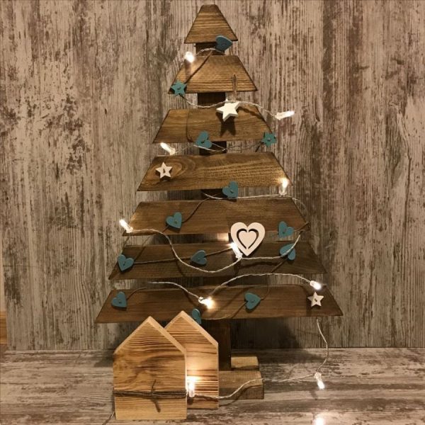Pomul de Crăciun format din blocuri de lemn