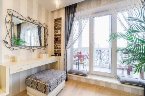 דירת מוסקבה של ולדימיר מושקוב - חדר שינה, מעוצב בסגנון קלאסי בגווני בז 'וחום