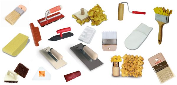 Tools for working with decorative plaster