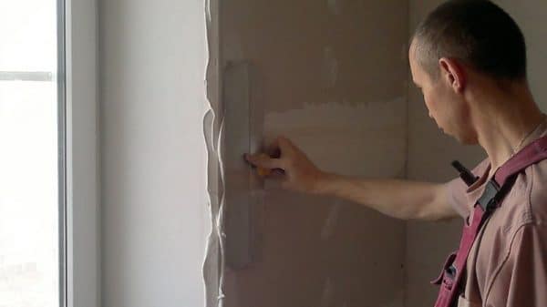 The process of plastering window slopes