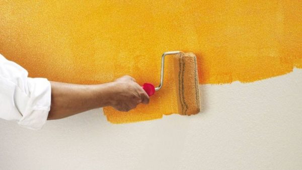 Vattenbaserad färg för väggar