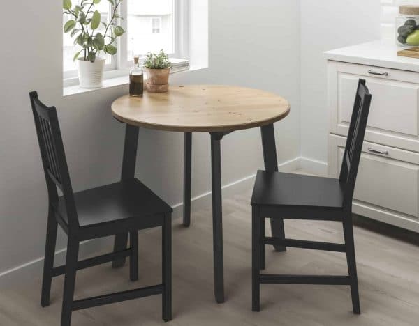 Употреба округлог стола у малој кухињској соби
