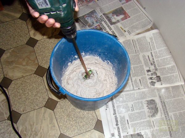 Mixing plaster