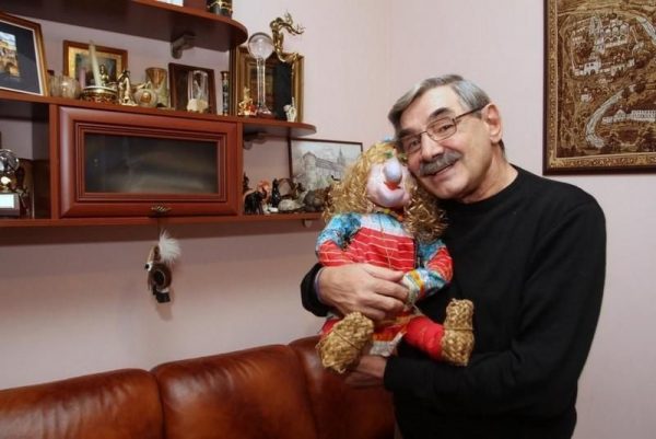 Aleksandar Pankratov-crn u svom stanu na Tverskoj